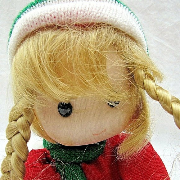 Vintage Terrys Village Christmas Musical Girl Doll Animated Jingle Bells Rare - Picture 3 of 7